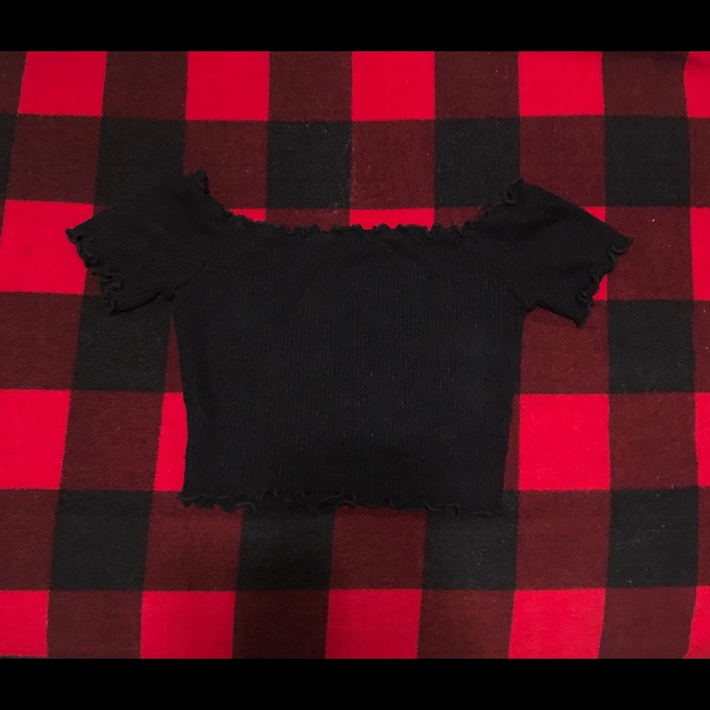 Black off-shoulders crop Tee